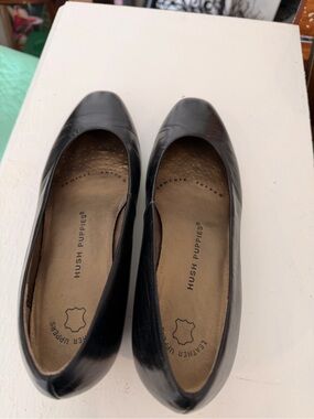 Hush Puppies Black Leather Women's Slip-On Flats